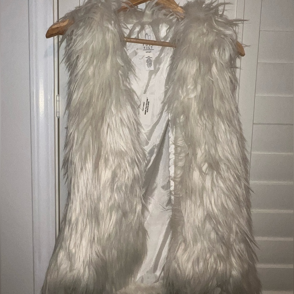 Brand New Tilly’s Full Tilt White Fur Vest